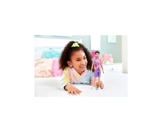 Кукла Barbie Кен Модник в винтажном тоске с коротким рукавом (HRH26), изображение 6 Кукла Barbie Кен Модник в винтажном тоске с коротким рукавом (HRH26), изображение 6