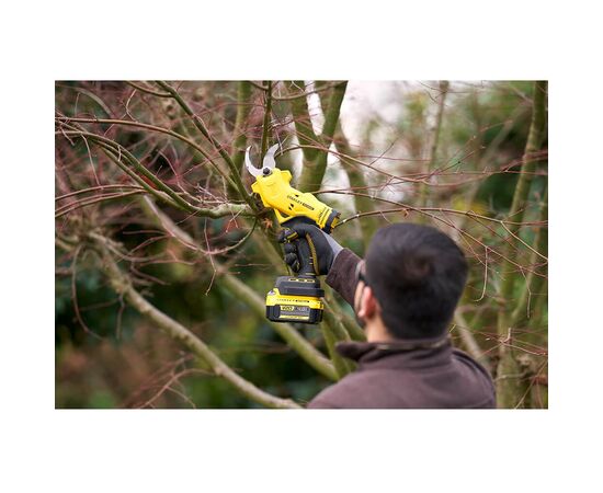 Секатор Stanley FATMAX акумуляторний ,18 В, Li-Ion, до 32 мм, 2,5 кг (без АКБ та ЗП) (SFMCPP32B), зображення 4 Секатор Stanley FATMAX акумуляторний ,18 В, Li-Ion, до 32 мм, 2,5 кг (без АКБ та ЗП) (SFMCPP32B), зображення 4