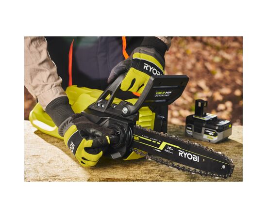 Цепная пила Ryobi ONE+ HP RY18CSX30A-150 18В, 5Ah, 30см, 3.2кг (5133005466), изображение 10 Цепная пила Ryobi ONE+ HP RY18CSX30A-150 18В, 5Ah, 30см, 3.2кг (5133005466), изображение 10