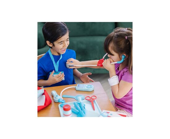 Розвиваюча іграшка Melissa&Doug Юний лікар (MD8569), зображення 3 Розвиваюча іграшка Melissa&Doug Юний лікар (MD8569), зображення 3