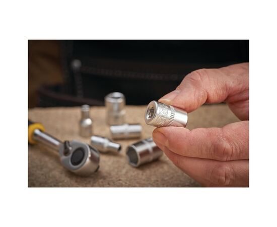 Головка торцевая Stanley 1/4", 8 мм, шестигранная (FMMT17193-0), изображение 4 Головка торцевая Stanley 1/4", 8 мм, шестигранная (FMMT17193-0), изображение 4