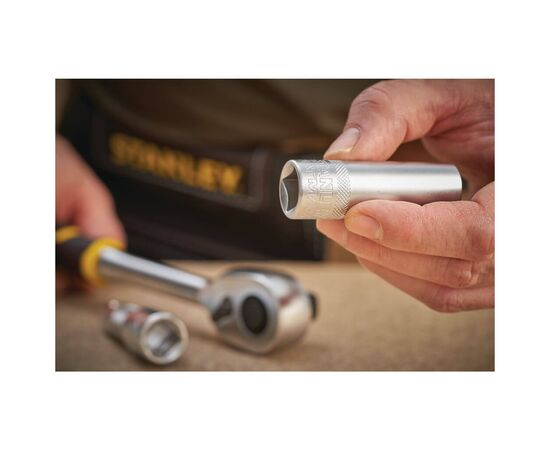 Головка торцевая Stanley 1/4", 21 мм, шестигранная, удлиненная (FMMT17968-0), изображение 4 Головка торцевая Stanley 1/4", 21 мм, шестигранная, удлиненная (FMMT17968-0), изображение 4