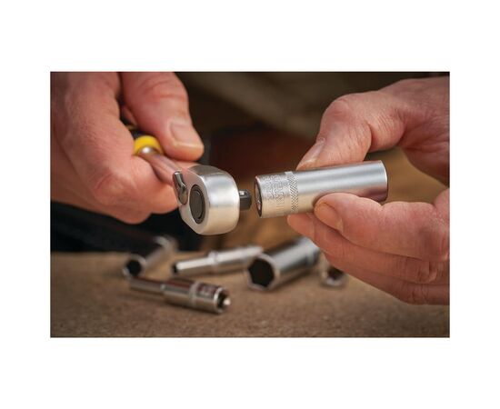 Головка торцевая Stanley 1/4", 5 мм, шестигранная, удлиненная (FMMT17249-0), изображение 5 Головка торцевая Stanley 1/4", 5 мм, шестигранная, удлиненная (FMMT17249-0), изображение 5