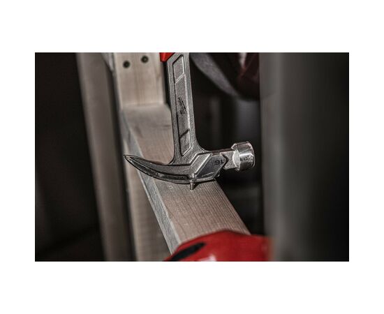 Молоток Milwaukee стальной с гвоздодером 570 гр (4932478656), изображение 7