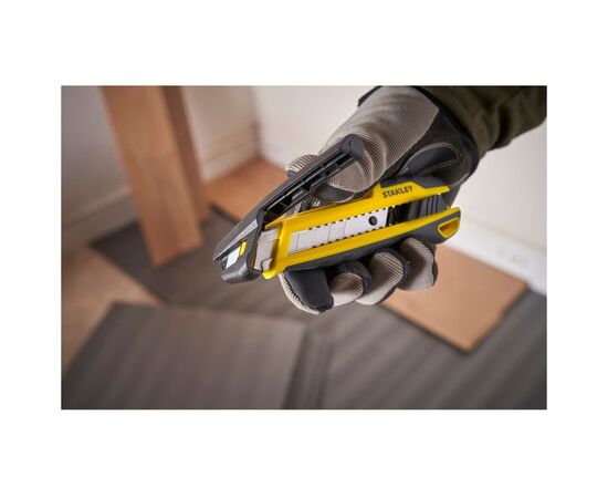 Нож монтажный Stanley 18 мм, сегментный (STHT10501-0), изображение 5 Нож монтажный Stanley 18 мм, сегментный (STHT10501-0), изображение 5