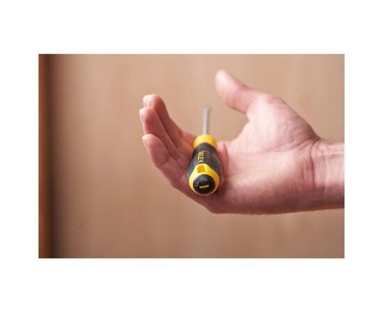 Викрутка Stanley Cushion Grip, SL 5.5x100мм, з жалом, що розширюється. (STHT16146-0), зображення 4 Викрутка Stanley Cushion Grip, SL 5.5x100мм, з жалом, що розширюється. (STHT16146-0), зображення 4