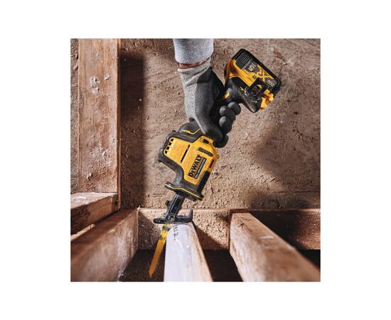 Сабельная пила DeWALT 18В XR Li-lon, 0 - 2800 ход/мин, 1.43 кг, TSTAK (без АКБ и ЗУ) (DCS369NT), изображение 8 Сабельная пила DeWALT 18В XR Li-lon, 0 - 2800 ход/мин, 1.43 кг, TSTAK (без АКБ и ЗУ) (DCS369NT), изображение 8