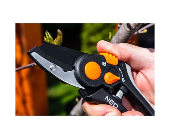 Секатор Neo Tools контактный, d реза 18мм, 200мм, 240г (15-203), изображение 4 Секатор Neo Tools контактный, d реза 18мм, 200мм, 240г (15-203), изображение 4