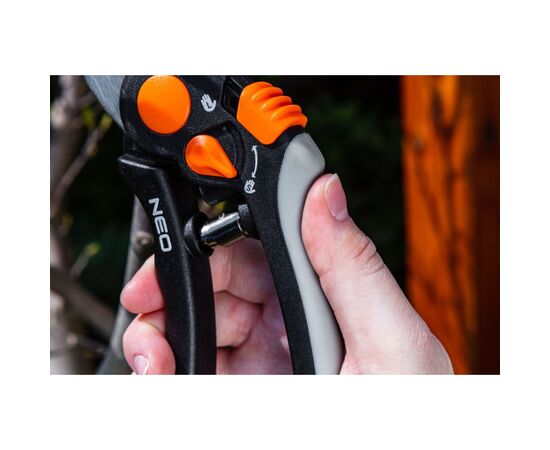 Секатор Neo Tools контактный, d реза 18мм, 200мм, 240г (15-203), изображение 8 Секатор Neo Tools контактный, d реза 18мм, 200мм, 240г (15-203), изображение 8