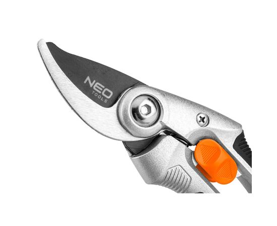 Секатор Neo Tools плоскостной, d реза 20мм, 210мм, 228г (15-212), изображение 3 Секатор Neo Tools плоскостной, d реза 20мм, 210мм, 228г (15-212), изображение 3