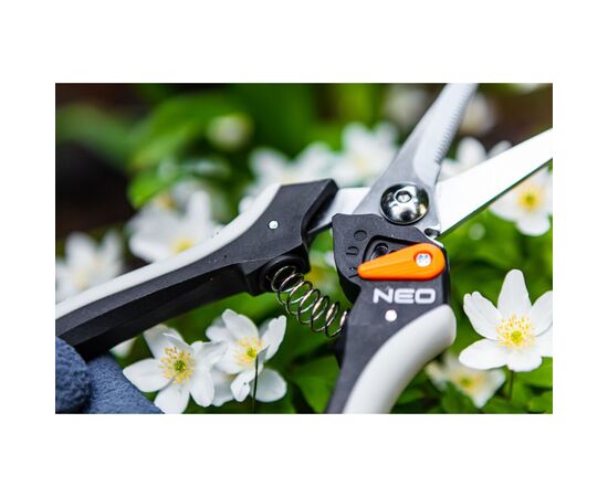 Секатор Neo Tools плоскостной, d реза 6мм, 210мм, 184г (15-208), изображение 4 Секатор Neo Tools плоскостной, d реза 6мм, 210мм, 184г (15-208), изображение 4