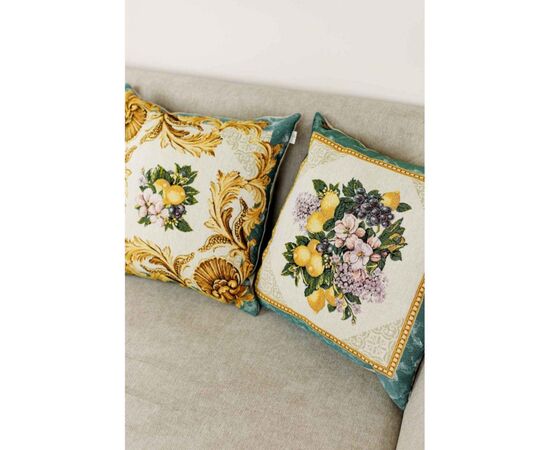 Подушка Прованс гобеленовая декоративная Verna Verna Фрукты с вензелями 45х45 см (030037), изображение 2 Подушка Прованс гобеленовая декоративная Verna Verna Фрукты с вензелями 45х45 см (030037), изображение 2