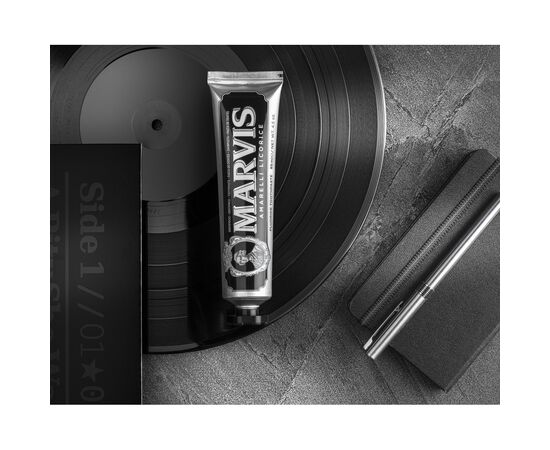 Зубная паста Marvis Амарелли лакрица и мята 85 мл (8004395111749), изображение 4 Зубная паста Marvis Амарелли лакрица и мята 85 мл (8004395111749), изображение 4