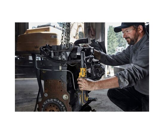 Гайковерт DeWALT угловой 18 В XR Li-lon, бесщеточный, 102 Нм, 1,2 кг (без АКБ и ЗУ) (DCF510N), изображение 7 Гайковерт DeWALT угловой 18 В XR Li-lon, бесщеточный, 102 Нм, 1,2 кг (без АКБ и ЗУ) (DCF510N), изображение 7