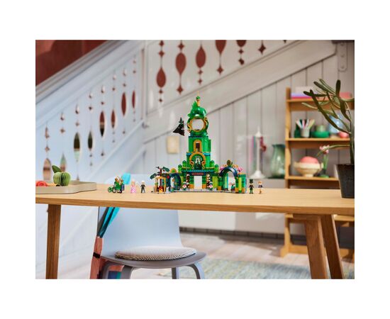 Конструктор LEGO Wicked Добро пожаловать в Изумрудный город 945 деталей (75684), изображение 12 Конструктор LEGO Wicked Добро пожаловать в Изумрудный город 945 деталей (75684), изображение 12