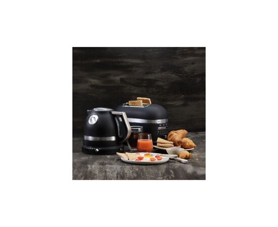 Электрочайник KitchenAid 5KEK1522EBK, изображение 4 Электрочайник KitchenAid 5KEK1522EBK, изображение 4