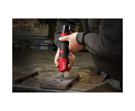 Шлифовальная машина Milwaukee M12FDGS-422B FUEL 1x2Ah, 1x4Ah (4933471436), изображение 6 Шлифовальная машина Milwaukee M12FDGS-422B FUEL 1x2Ah, 1x4Ah (4933471436), изображение 6
