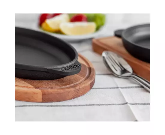 Сковорода Brizoll HoReCa чавунна овальна з підставкою 220х140х25 мм (H2214-D), изображение 6 Сковорода Brizoll HoReCa чавунна овальна з підставкою 220х140х25 мм (H2214-D), изображение 6