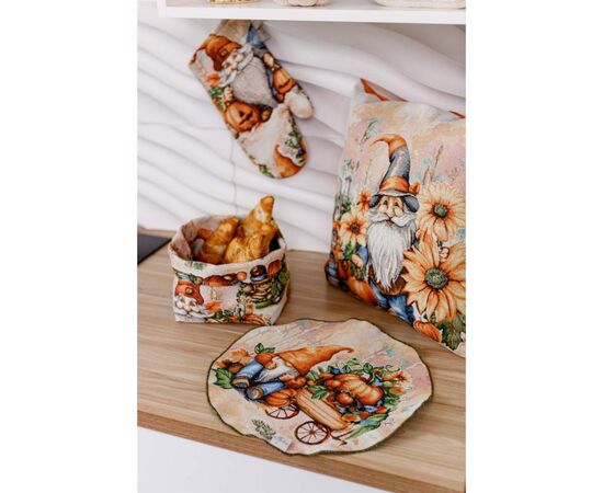 Салфетка на стол Прованс гобеленовая Тыквенные гномы D 35см (036240), изображение 2 Салфетка на стол Прованс гобеленовая Тыквенные гномы D 35см (036240), изображение 2