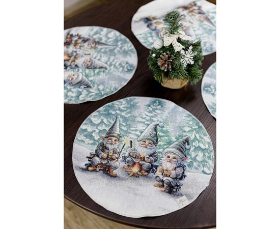 Салфетка на стол Прованс гобеленовая Сказочные гномы D 35 см (038429), изображение 2 Салфетка на стол Прованс гобеленовая Сказочные гномы D 35 см (038429), изображение 2