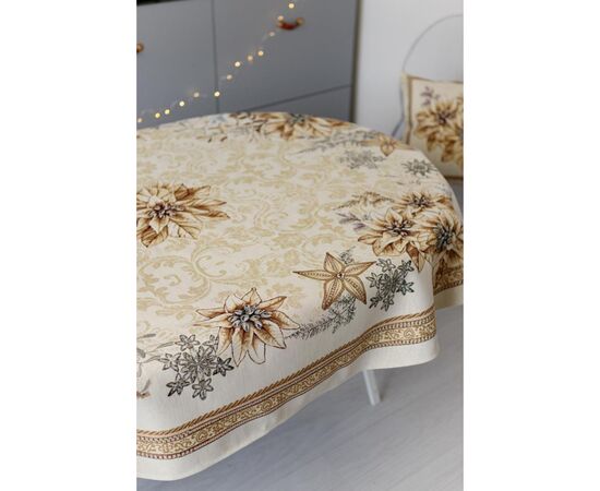 Скатерть Прованс гобеленовая с велюром золотой праздник овал 135х180 см (037390), изображение 3 Скатерть Прованс гобеленовая с велюром золотой праздник овал 135х180 см (037390), изображение 3