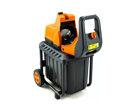 Садовый измельчитель GTM DS2800/45, 220В, 2800Вт, до 45мм, ножи, контейнер 60л (DS2800/45), изображение 4 Садовый измельчитель GTM DS2800/45, 220В, 2800Вт, до 45мм, ножи, контейнер 60л (DS2800/45), изображение 4