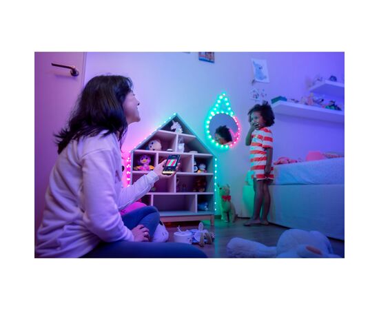 Гирлянда Twinkly Smart LED, Strings USB 200 Heart-shaped RGB LEDs, Green Wire, USB-C 12м (TWKH200RGB-G), изображение 10 Гирлянда Twinkly Smart LED, Strings USB 200 Heart-shaped RGB LEDs, Green Wire, USB-C 12м (TWKH200RGB-G), изображение 10