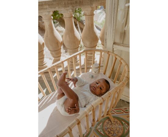 Бутылочка для кормления Suavinex Wonderland 150 мл, физиологическая, медленный поток, белая (308741), изображение 5 Бутылочка для кормления Suavinex Wonderland 150 мл, физиологическая, медленный поток, белая (308741), изображение 5