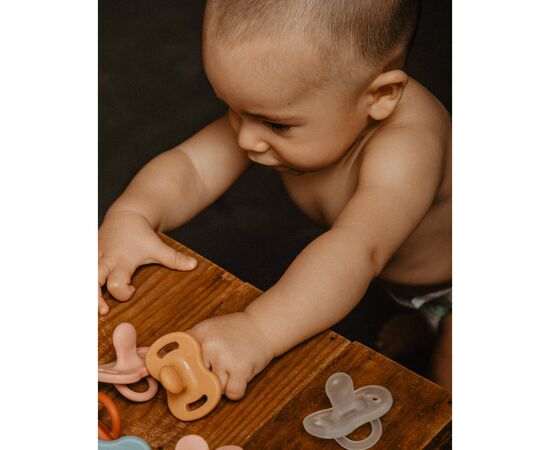 Пустышка Suavinex Colour Essence силиконовая физиологическая, 6-18 мес. безобразная (308092), изображение 5 Пустышка Suavinex Colour Essence силиконовая физиологическая, 6-18 мес. безобразная (308092), изображение 5