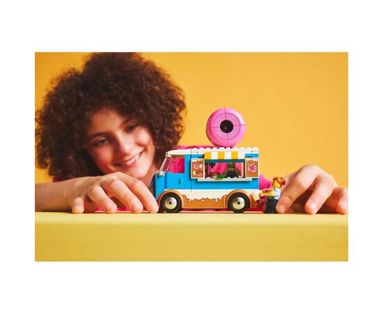 Конструктор LEGO City Грузовик с пончиками (60452), изображение 8 Конструктор LEGO City Грузовик с пончиками (60452), изображение 8