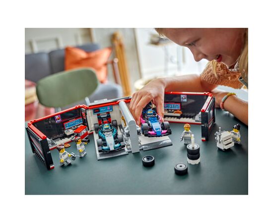 Конструктор LEGO City Гараж F1 та автомобілі Mercedes-AMG і Alpine (60444), зображення 8