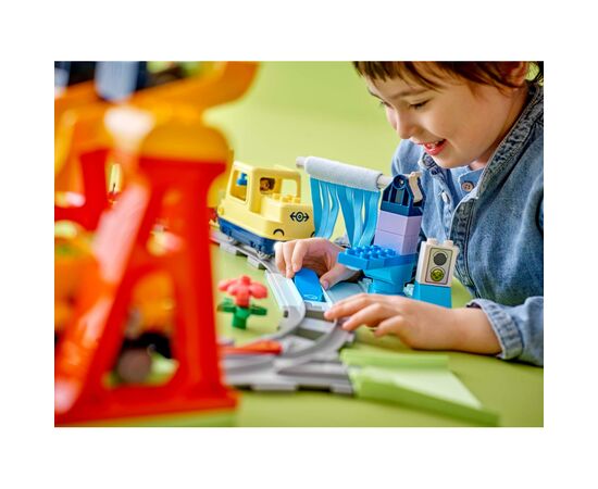 Конструктор LEGO DUPLO Town Большой интерактивный общественный поезд (10428-), изображение 11 Конструктор LEGO DUPLO Town Большой интерактивный общественный поезд (10428-), изображение 11