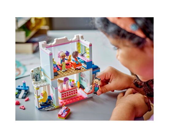 Конструктор LEGO Friends Перукарня та магазин аксесуарів (42662), зображення 12 Конструктор LEGO Friends Перукарня та магазин аксесуарів (42662), зображення 12