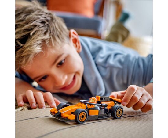 Конструктор LEGO City Пилот F1 с гоночным автомобилем команды McLaren (60442), изображение 7 Конструктор LEGO City Пилот F1 с гоночным автомобилем команды McLaren (60442), изображение 7