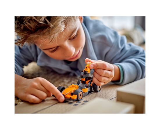 Конструктор LEGO City Пилот F1 с гоночным автомобилем команды McLaren (60442), изображение 8 Конструктор LEGO City Пилот F1 с гоночным автомобилем команды McLaren (60442), изображение 8