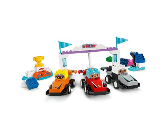 Конструктор LEGO DUPLO Town Автомобили для гонок и пилоты команд Формулы-1 (10445), изображение 5 Конструктор LEGO DUPLO Town Автомобили для гонок и пилоты команд Формулы-1 (10445), изображение 5