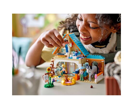 Конструктор LEGO Friends Ветеринарная клиника для лошадей и домашних любимцев (42651), изображение 11 Конструктор LEGO Friends Ветеринарная клиника для лошадей и домашних любимцев (42651), изображение 11