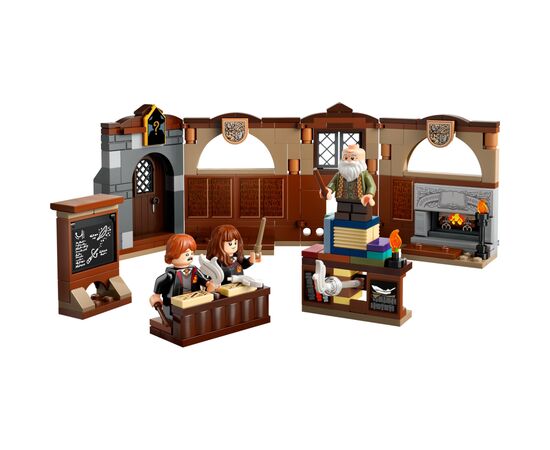 Конструктор LEGO Harry Potter Замок Гоґвортс: урок чарів (76442), зображення 2 Конструктор LEGO Harry Potter Замок Гоґвортс: урок чарів (76442), зображення 2