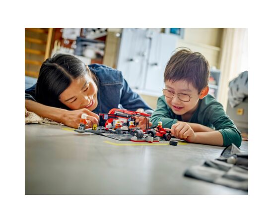 Конструктор LEGO City Піт-стоп і піт-екіпаж F1 з болідом Ferrari (60443), зображення 9 Конструктор LEGO City Піт-стоп і піт-екіпаж F1 з болідом Ferrari (60443), зображення 9