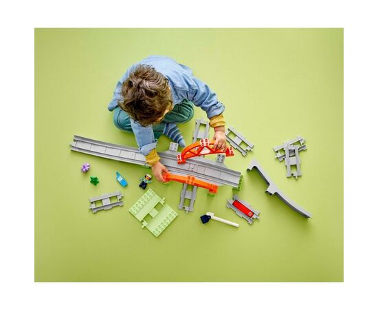 Конструктор LEGO DUPLO Town Дополнительный набор. Железнодорожный мост и пути (10426), изображение 8 Конструктор LEGO DUPLO Town Дополнительный набор. Железнодорожный мост и пути (10426), изображение 8