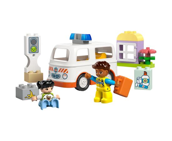 Конструктор LEGO DUPLO Town Скорая помощь и водитель (10447), изображение 2
