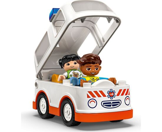Конструктор LEGO DUPLO Town Скорая помощь и водитель (10447), изображение 3