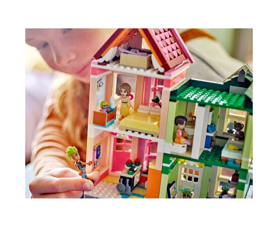 Конструктор LEGO Friends Хартлейк-Сити. Квартиры и магазины (42670), изображение 9 Конструктор LEGO Friends Хартлейк-Сити. Квартиры и магазины (42670), изображение 9