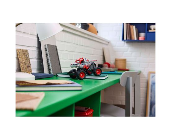 Конструктор LEGO Technic Monster Jam ThunderROARus з інерційним двигуном (42200), зображення 9 Конструктор LEGO Technic Monster Jam ThunderROARus з інерційним двигуном (42200), зображення 9