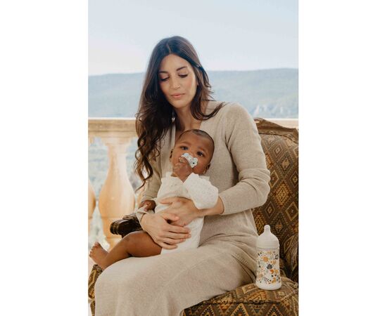 Пустышка Suavinex Wonderland в форме бабочки, 0-6 мес. голубая с рисунком (308776), изображение 5 Пустышка Suavinex Wonderland в форме бабочки, 0-6 мес. голубая с рисунком (308776), изображение 5