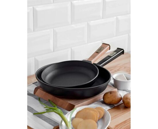 Сковорода Brizoll Optima чавунна з ручкою 200х35 мм (O2035-P), изображение 11 Сковорода Brizoll Optima чавунна з ручкою 200х35 мм (O2035-P), изображение 11