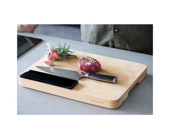 Кухонный нож KitchenAid Coreline для хліба із захисним чохлом, 20 см (KOG8IRSSOHOBA), изображение 4 Кухонный нож KitchenAid Coreline для хліба із захисним чохлом, 20 см (KOG8IRSSOHOBA), изображение 4