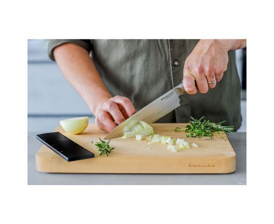 Кухонный нож KitchenAid Coreline для хліба із захисним чохлом, 20 см (KOG8IRSSOHOBA), изображение 6 Кухонный нож KitchenAid Coreline для хліба із захисним чохлом, 20 см (KOG8IRSSOHOBA), изображение 6