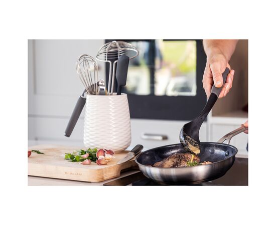 Ложка кухарська KitchenAid Coreline для сервіровки, 34 см, сіра (KAS003OHCGG), зображення 7 Ложка кухарська KitchenAid Coreline для сервіровки, 34 см, сіра (KAS003OHCGG), зображення 7