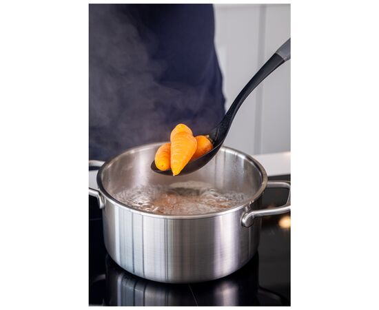 Ложка кухарська KitchenAid Coreline для сервіровки з прорізами, 33,8 см, сіра (KAS004OHCGG), зображення 5 Ложка кухарська KitchenAid Coreline для сервіровки з прорізами, 33,8 см, сіра (KAS004OHCGG), зображення 5